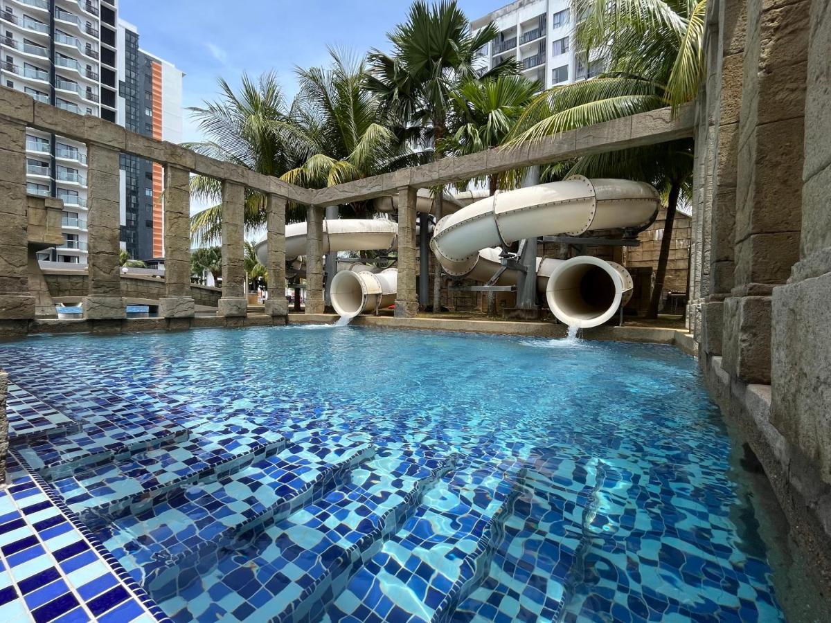 Sg Resort Residence - Beach & Waterpark Куантан Екстериор снимка